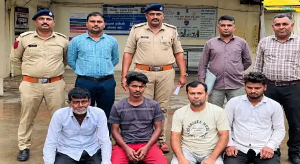 ভারতের গুজরাটে গরু জবাই ও মাংস বিক্রির চেষ্টার মামলায় তিন মুসলিম ব্যক্তিকে সশ্রম যাবজ্জীবন কারাদণ্ড দেওয়া হয়েছে। ছবি: সংগৃহীত