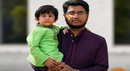 পারিবারিক সংকট ও দীর্ঘ সংগ্রাম পেরিয়ে যুক্তরাষ্ট্রের পাবলিক বিশ্ববিদ্যালয়ে শিক্ষকতা করছেন কুমিল্লার হোসাইন আহমেদ সোহাগ। ছবি: সংগৃহীত