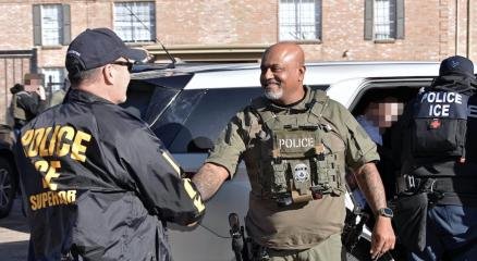 ফেডারেল ইমিগ্রেশন এজেন্ট