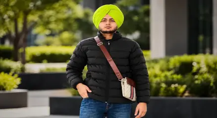 কানাডার ব্রিটিশ কলাম্বিয়ায় হাইওয়েতে দুটি গাড়ির মুখোমুখি সংঘর্ষে নিহত হয়েছেন ২৪ বছর বয়সী ভারতীয় তরুণ জসকিরাত সিং নওখরিয়া। ছবি: সংগৃহীত