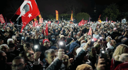 ইমামোগলুর সমর্থনে ইস্তাম্বুলে বিরাট মিছিল