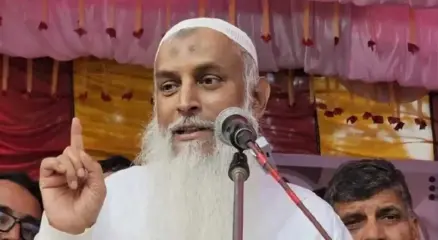 ধর্মবিষয়ক মন্ত্রী কাজী শাহ্ মোফাজ্জাল হোসাইন কায়কোবাদ।