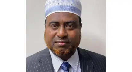 বাংলাদেশি বংশোদ্ভূত ৫০ বছর বয়সী ফর হায়ার গাড়িচালক রুহুল আমিন