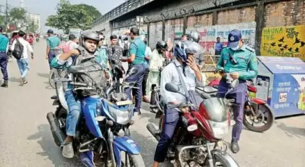 চেকপোস্ট  মোটরসাইকেলে বিশেষ নজরদারি।