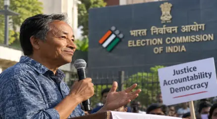 নির্বাচন কমিশনের জবাবদিহির দাবিতে ২ অক্টোবরের কর্মসূচিতে সমর্থন জানিয়েছেন সোনম ওয়াংচুক