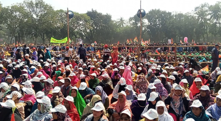 যশোরে কানায় কানায় পূর্ণ তারেক রহমানের জনসভা মাঠ