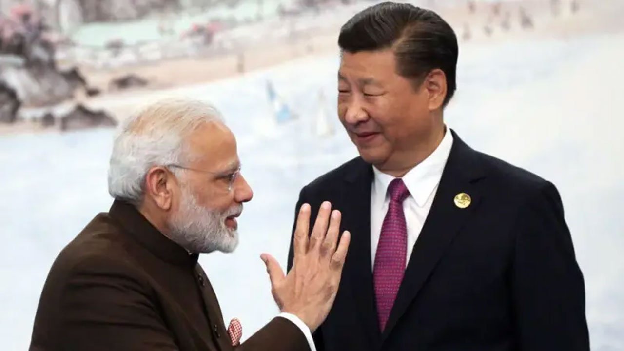 ভারতের প্রধানমন্ত্রী নরেন্দ্র মোদি ও চীনের প্রেসিডেন্ট শি জিনপিং