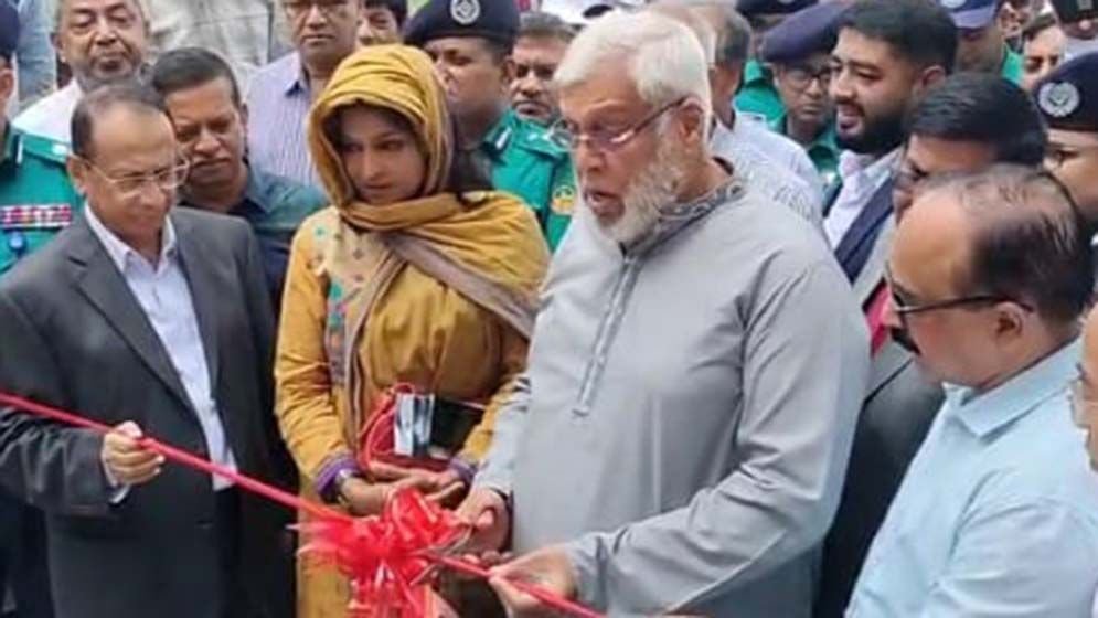 সড়ক পরিবহণ ও সেতু এবং রেলপথ মন্ত্রণালয়ের উপদেষ্টা মুহাম্মদ ফাওজুল কবির খান
