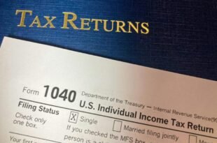 আমেরিকায় বাংলাদেশীদের জন্য গোল্ডেন রুল: ট্যাক্স না দিলে গ্রিন কার্ড বাতিলের ঝুঁকি!