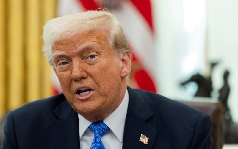 ১৯ দেশের অভিবাসীদের গ্রিন কার্ড আবার যাচাই করবে ট্রাম্প প্রশাসন