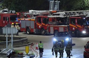 হংকংয়ে ভয়াবহ অগ্নিকাণ্ডে নিহতের সংখ্যা বেড়ে ৯৪ , নিখোঁজ শতাধিক