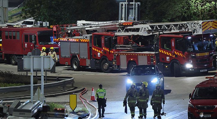 হংকংয়ে ভয়াবহ অগ্নিকাণ্ডে নিহতের সংখ্যা বেড়ে ৯৪ , নিখোঁজ শতাধিক