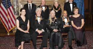 জাঁকজমকপূর্ণ হলেও শূন্য আসন— ট্রাম্পের কেনেডি সেন্টার নিয়ে বিতর্ক