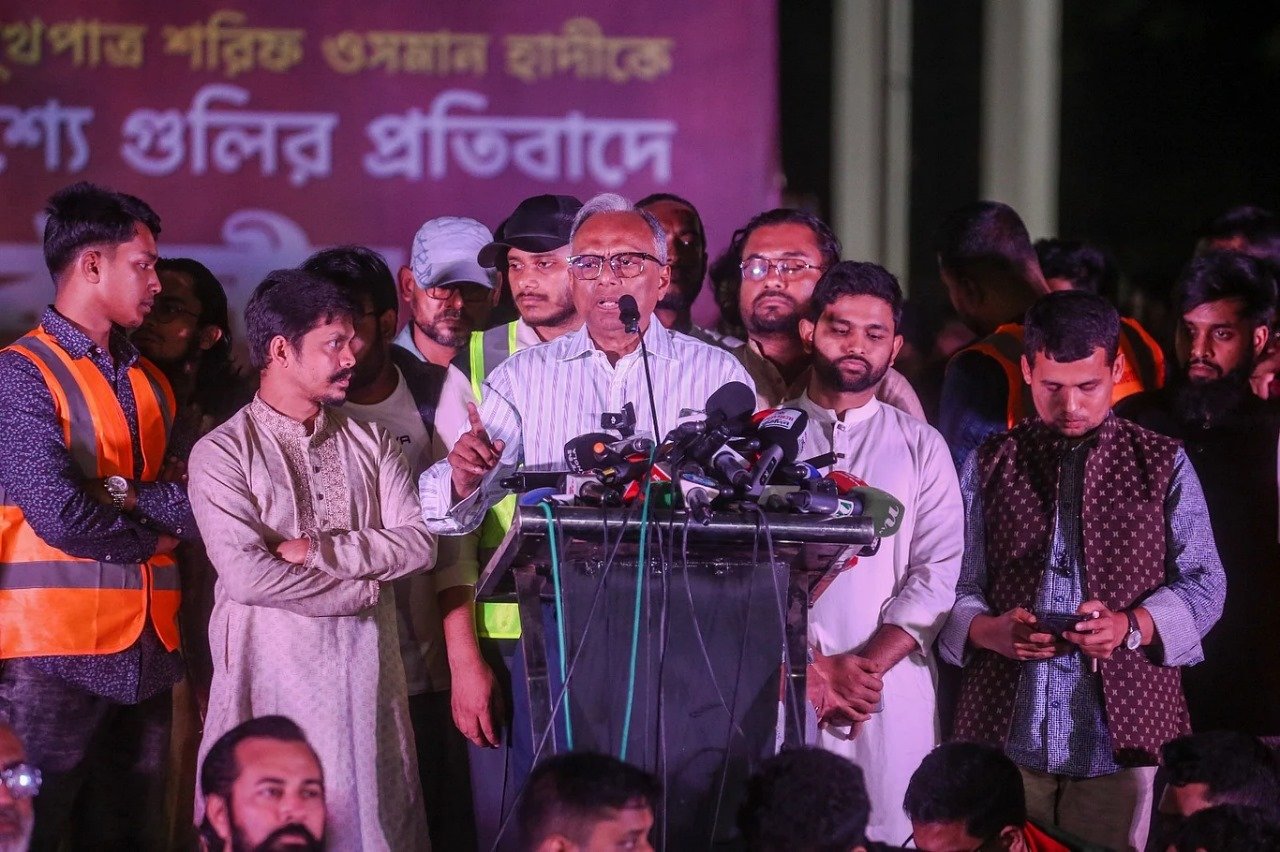 'হাদির ওপর হামলা কেন ঠেকানো গেল না, সরকারকে জবাব দিতে হবে'